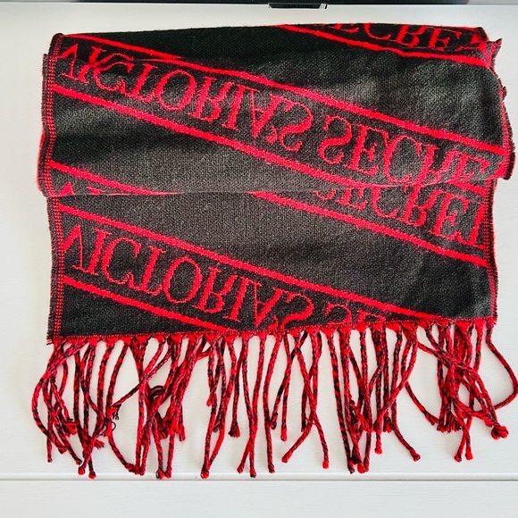 Victoria secret scarf - Picture 2 of 5